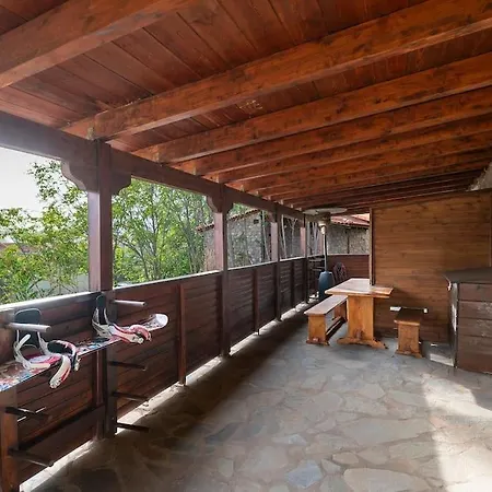 Traditional In Livadi Villa